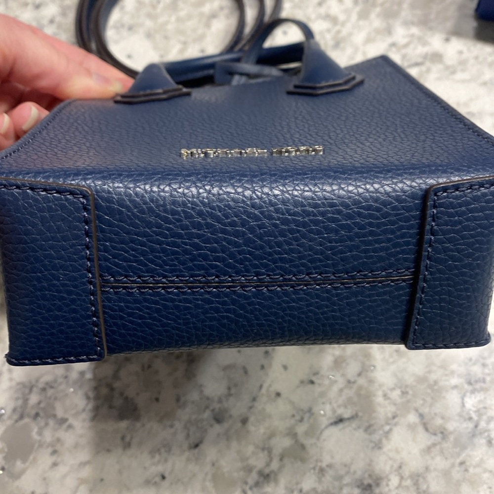 NWT MICHAEL Michael Kors Mercer Extra Small Pebbled Leather Crossbody - Picture 3 of 8